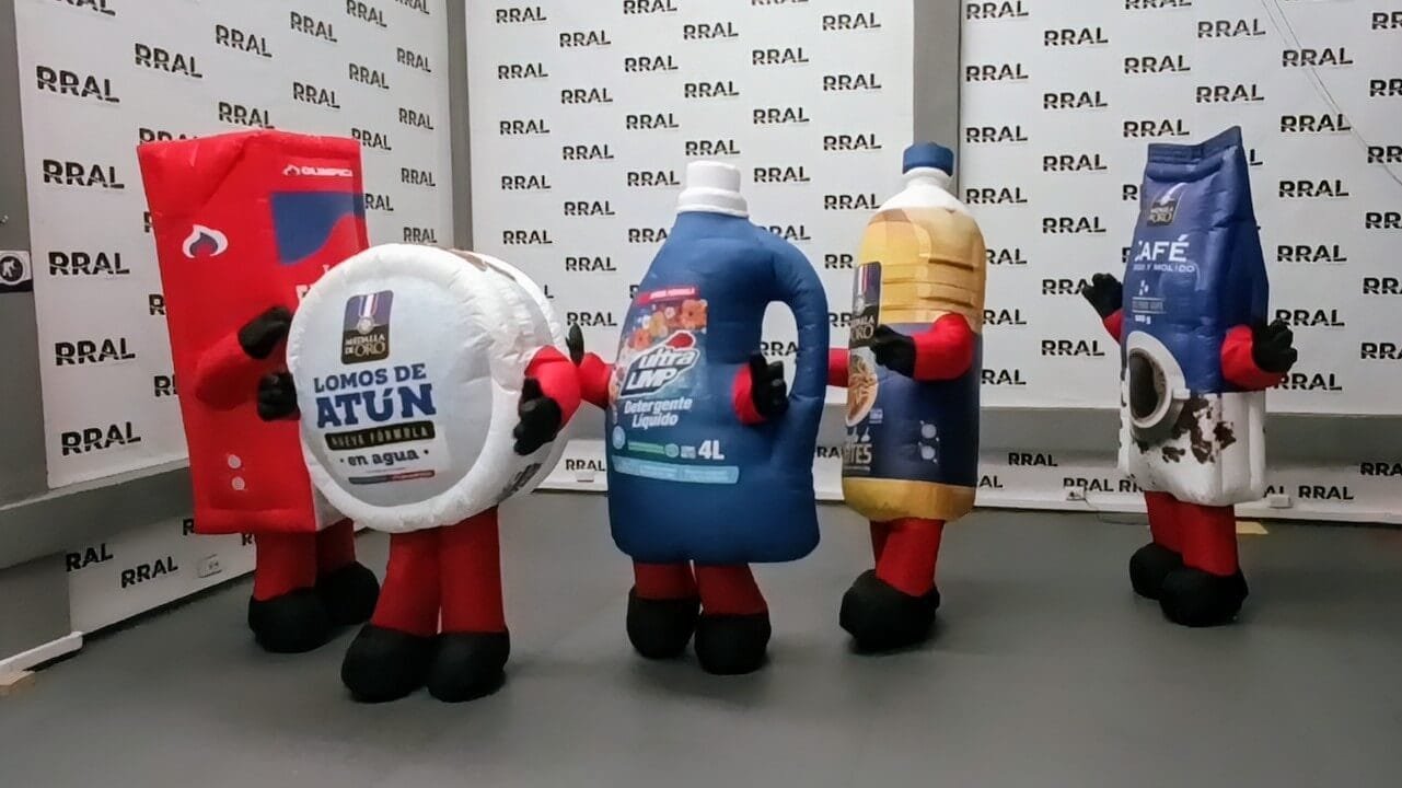 Disfraces de empaques variados