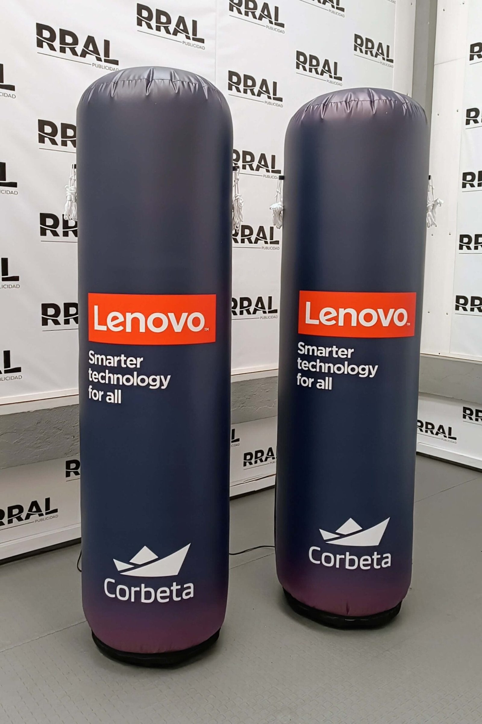 Cilidros azul con arte de lenovo