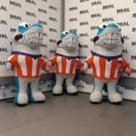 Disfraces de tiburones con camiseta de futbol